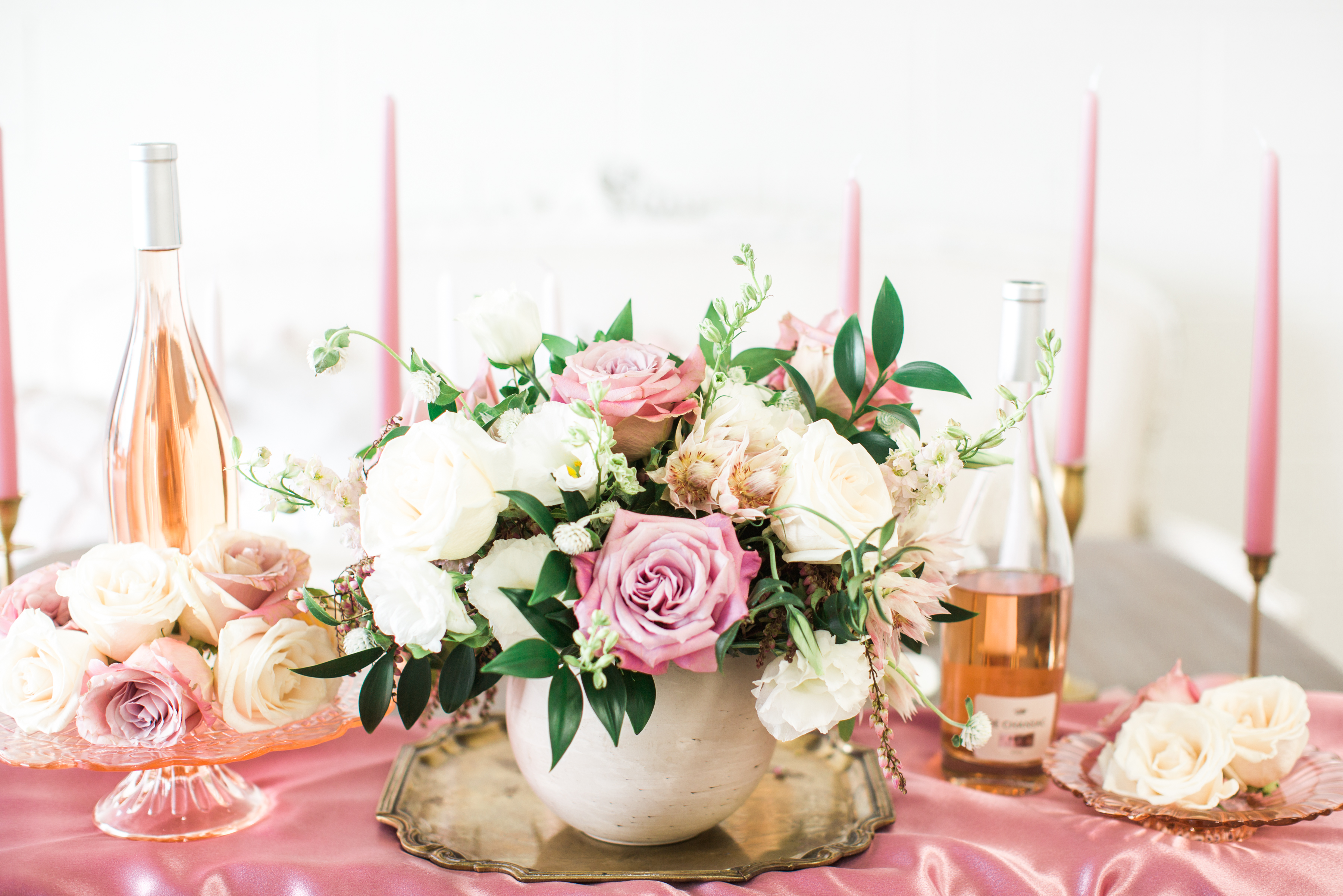 White and Pink Sweetheart table arrangement